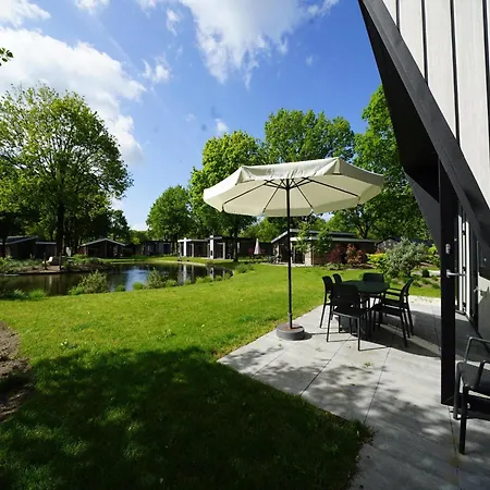木屋 Contemporary Chalet, Near De Efteling *