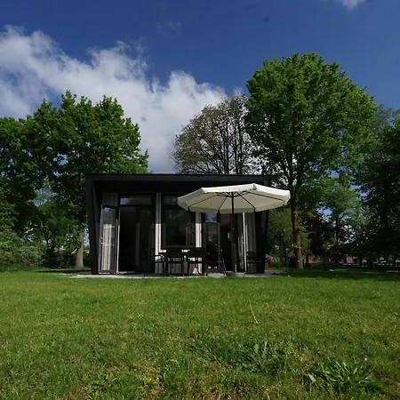 木屋 Contemporary Chalet, Near De Efteling *